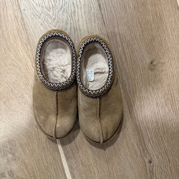 Women’s size 5 Ugg Tasmans - Picture 1 of 5